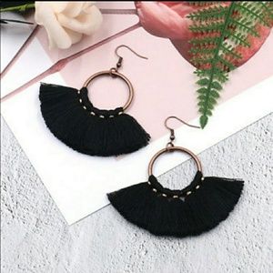 BLACK FEATHERY TASSEL EARRINGS!